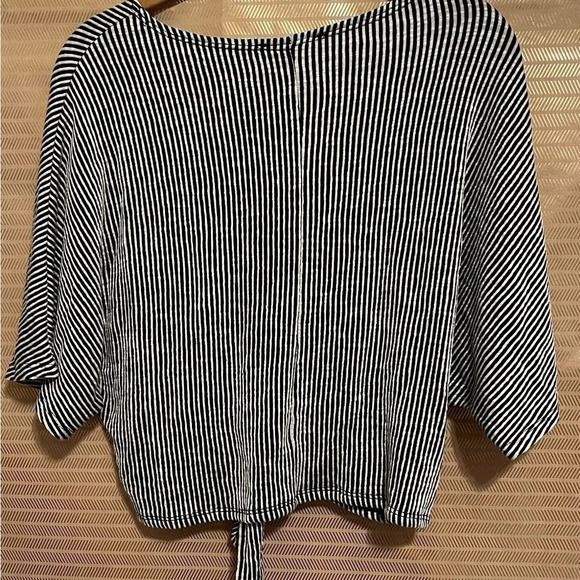 CAUTION TO THE WIND~BLOUSE~SM - Picture 3 of 5